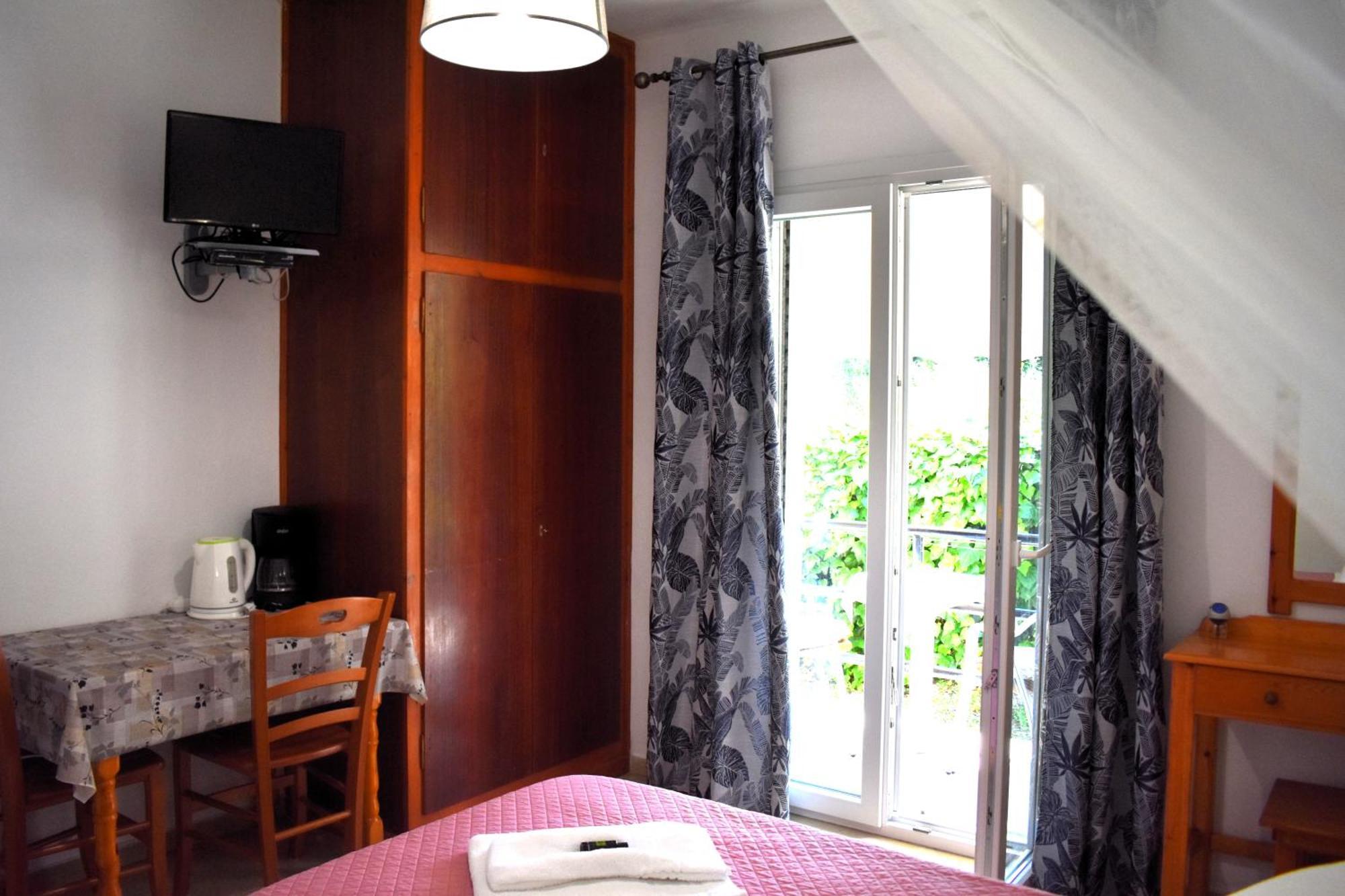 Kostas Apartments & Studios Ájosz Jeórjosz Págon Kültér fotó