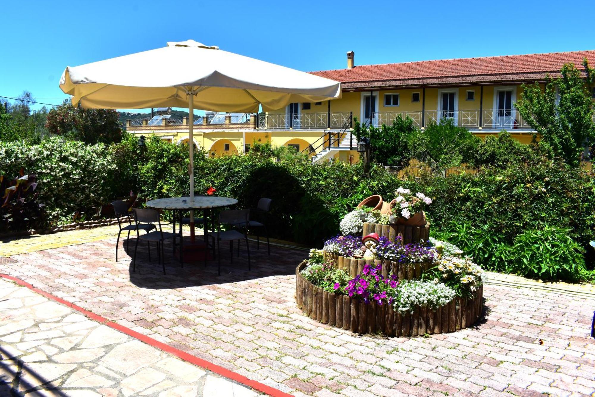 Kostas Apartments & Studios Ájosz Jeórjosz Págon Kültér fotó